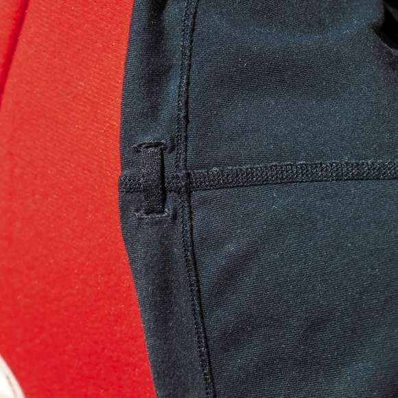 Lululemon top w/ built in bra - Picture 2 of 6